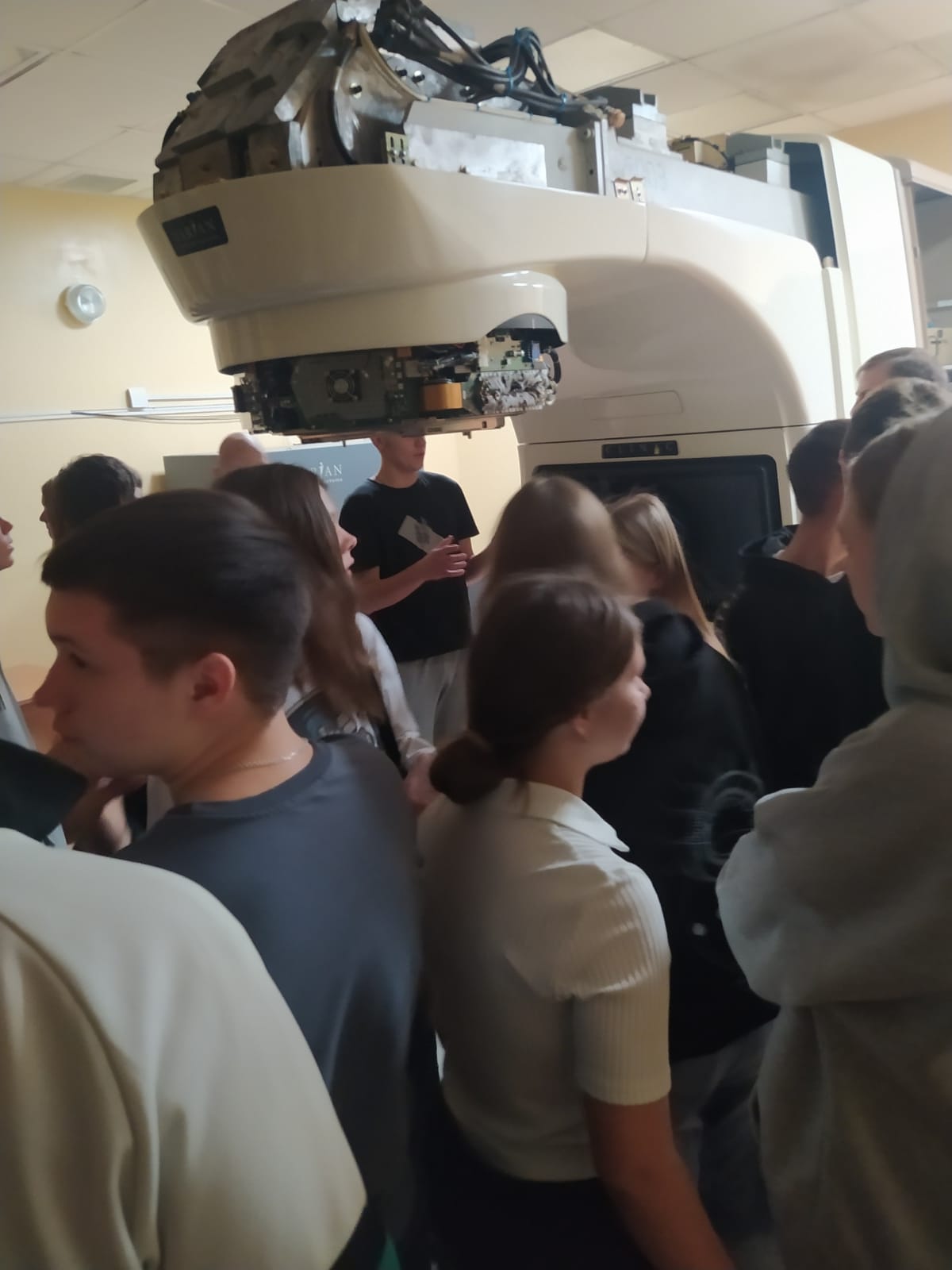 27 ноября учащиеся 9-х классов познакомились с профессией врача..